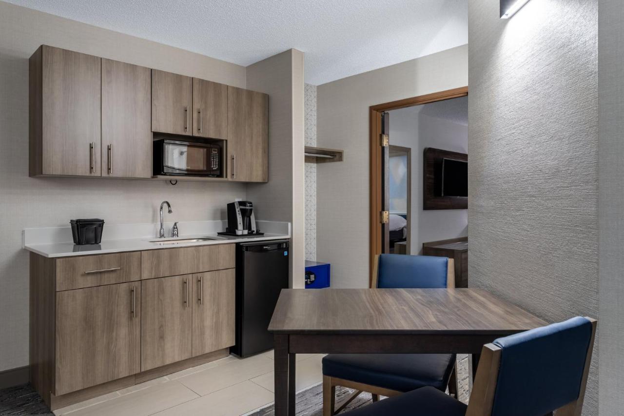 Holiday Inn Express Hotel & Suites-St. Paul By Ihg Vadnais Heights Exterior foto